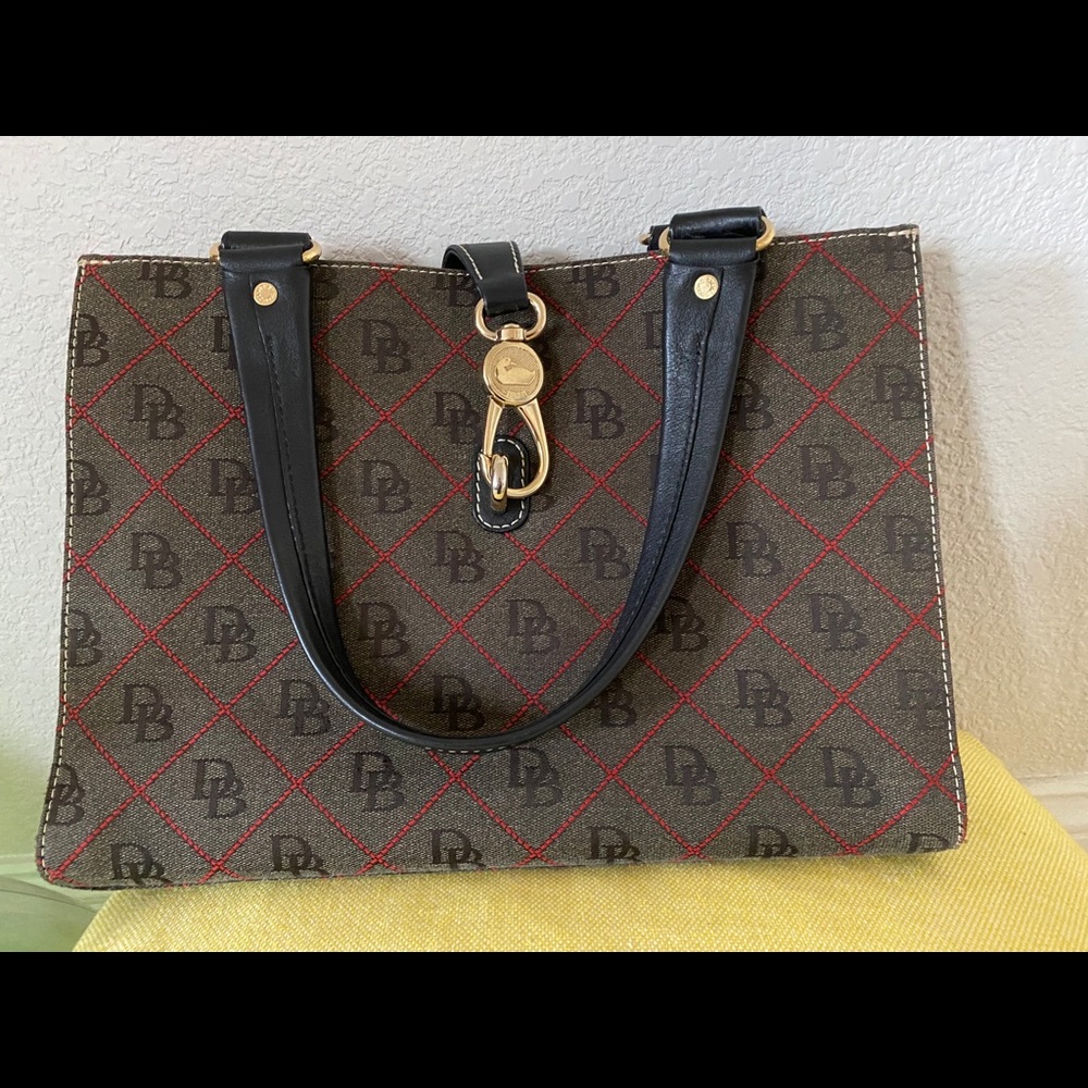 Dooney and Burke handbag (Authentic)